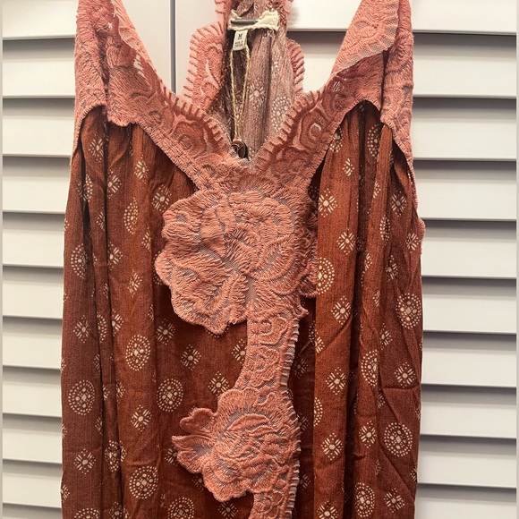 NWT Gimmicks Tank Top - Picture 5 of 7